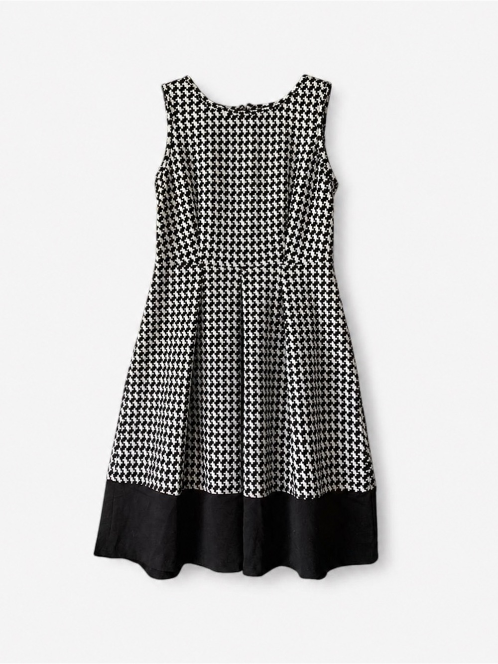 Dana Buchman Black and White Houndstooth Sleeveless Dress